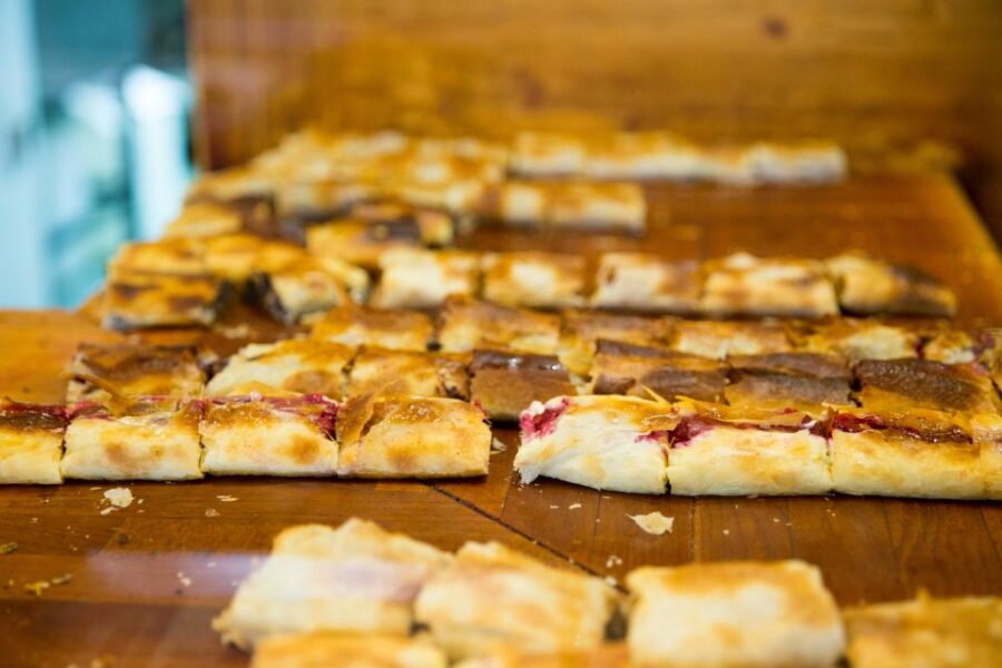 Budapest: Coffee House Tour With Cofffee & Dessert Tasting - Tour Overview