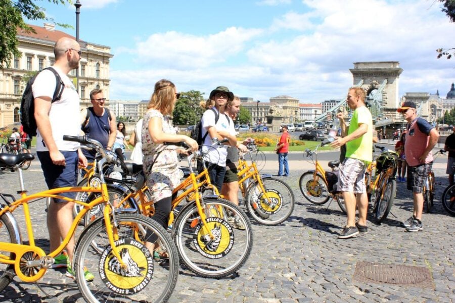 Budapest: Danube River Views Bike Ride