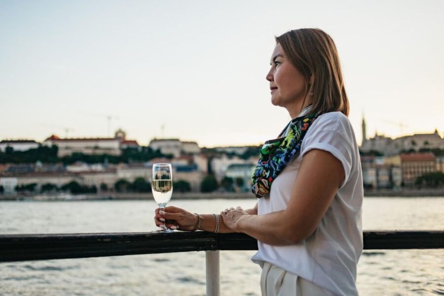 Budapest: Dinner Cruise With Live Music and Folk Dance Show - Overview and Pricing