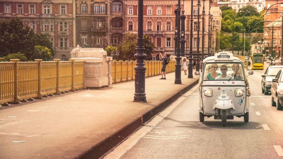 Budapest: Half-Day Exclusive Highlights Private Tour