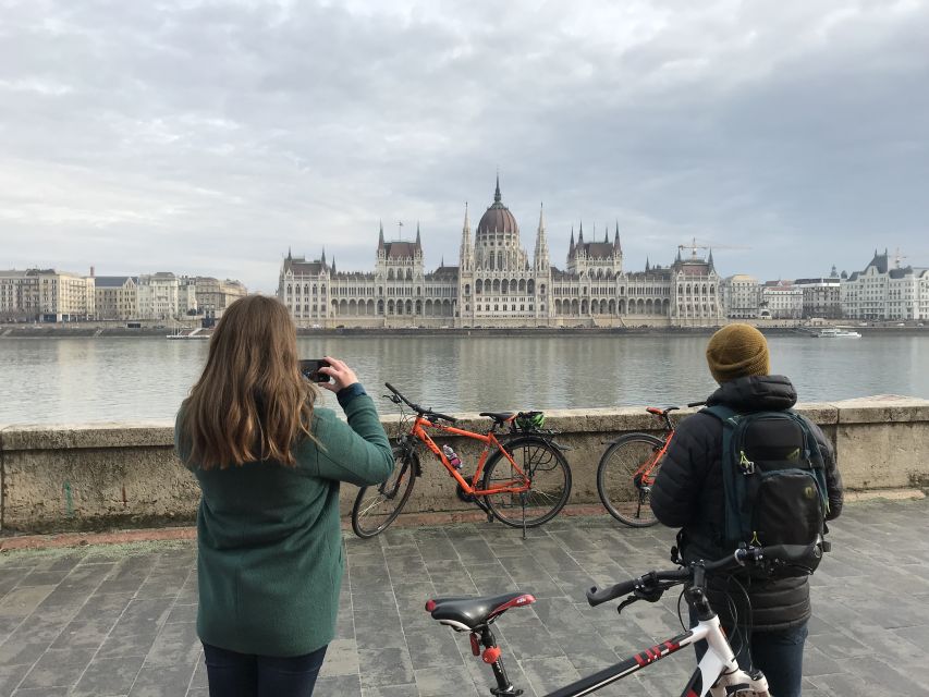 Budapest: Historic Downtown Bicycle Ride With Scenic Views - Tour Overview