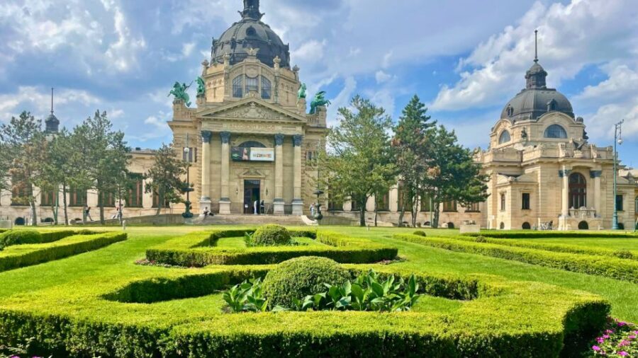 Budapest: Historical Heroes & Hot Spa Self-Guided Audio Tour - Tour Overview