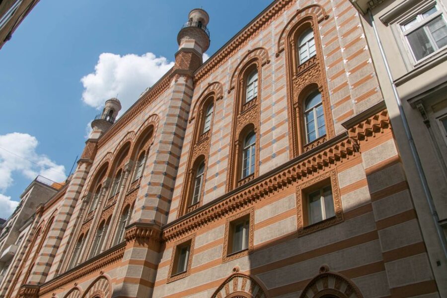 Budapest: Jewish Heritage Walking Tour With Historian Guide