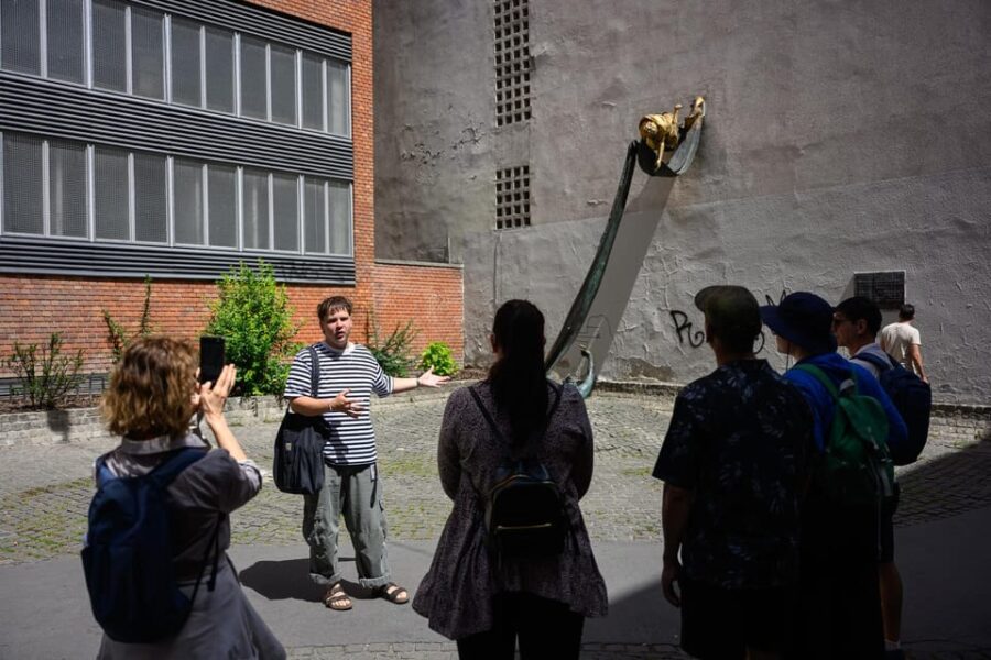 Budapest: Jewish History With Local Guide & Synagogue Ticket