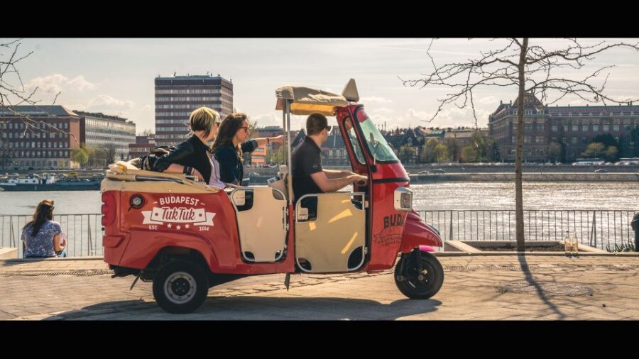 Budapest: Scenic Tuk Tuk Tour