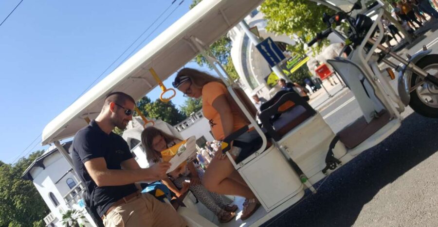 Budapest: Sightseeing Tour by an Electric Tuktuk