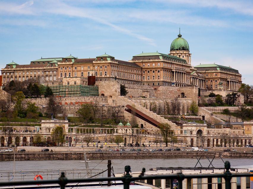 Budapest: Skyline Sightseeing Cruise With Parliament View