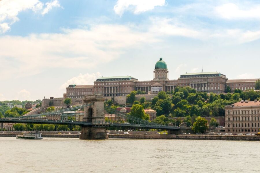 Budapest: Summer Brunch & Cruise With Prosecco or Cake