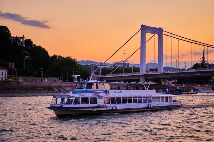 Budapest: Summer Sightseeing Cruise