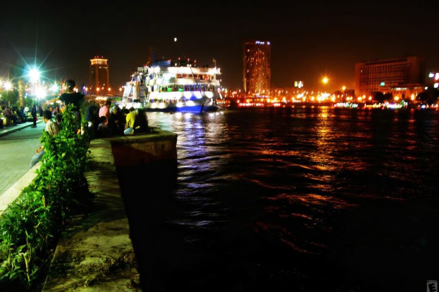 Cairo: Dinner Cruise on the Nile River With Entertainment