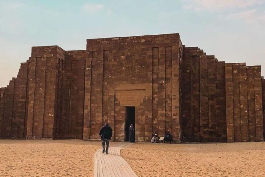 Cairo: Pyramids, Memphis, Sakkara Day Trip