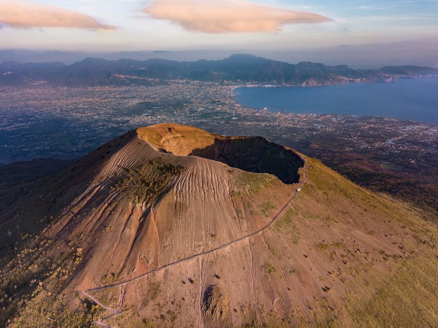 Campania Express Train Pompeii Tour With Vesuvius or Winery