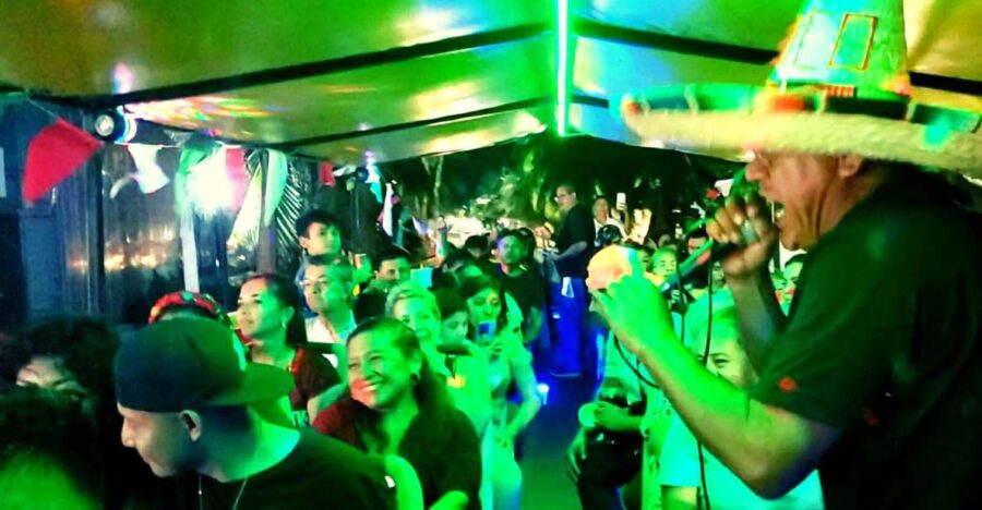 Cancun: Private 3 Hour Party Bus