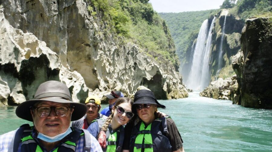 Canoe Ride to Tamul Waterfall From San Luis Potosí