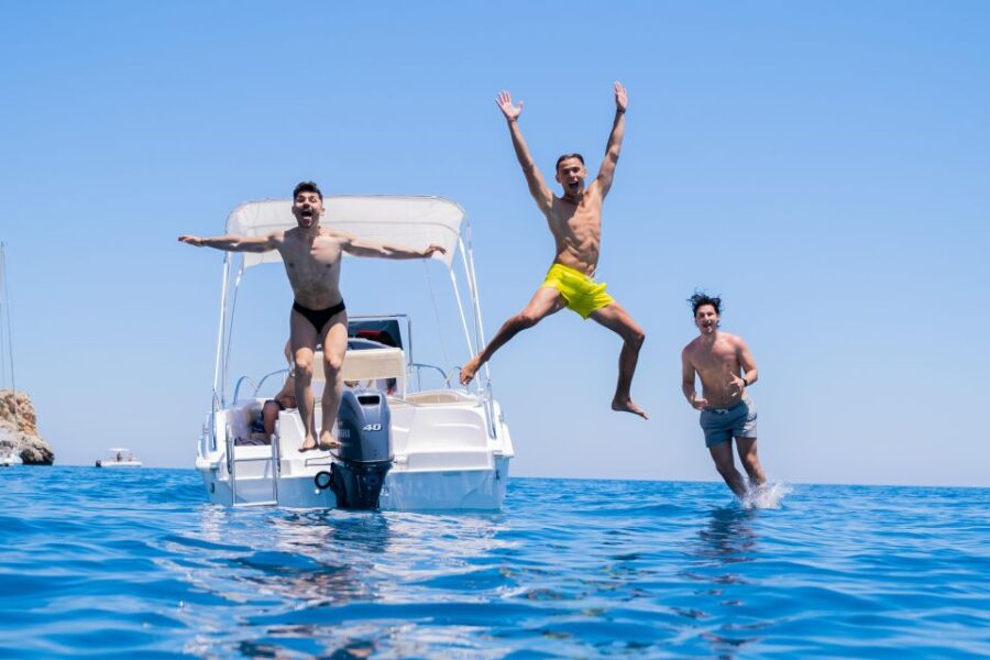 Castellammare Del Golfo: Private Dinghy Rental With License