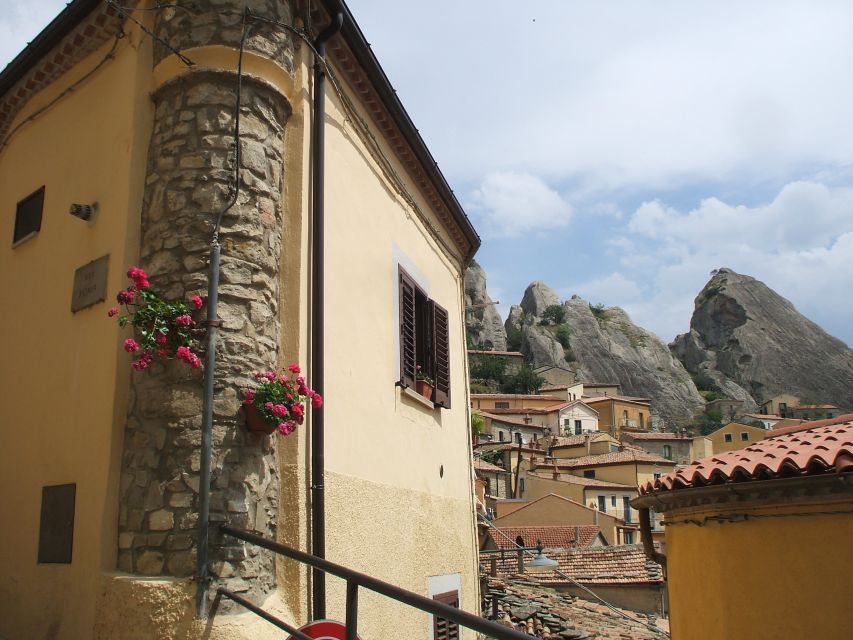 Castelmezzano: 2-Hour Beautiful Village in Italy Tour