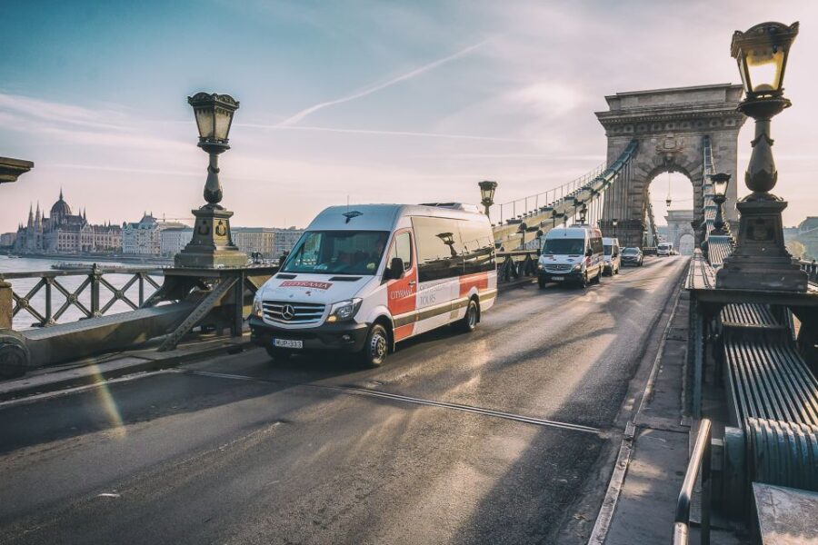 Castle District & Pest Driving Tour With Danube River Cruise