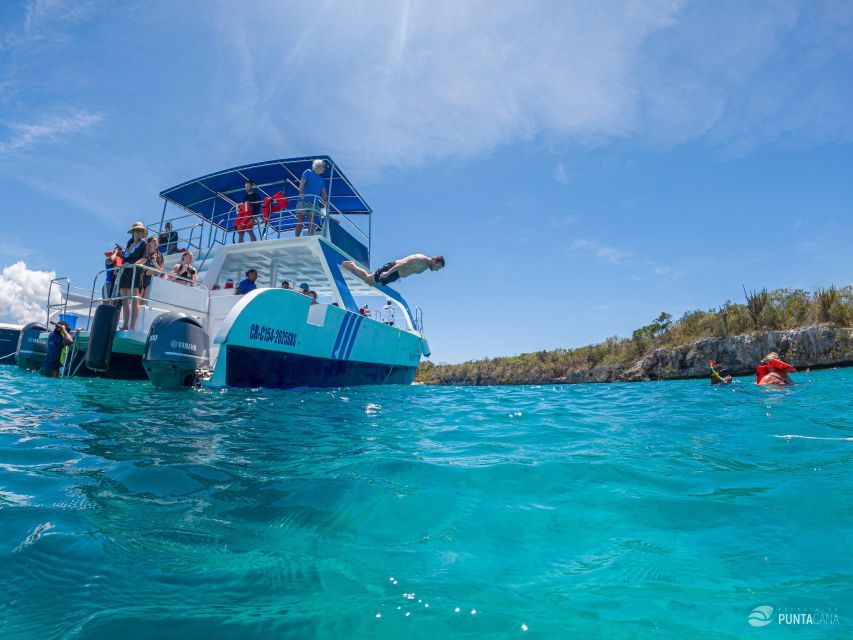 Catalina Island Tour: Boat, Beach Stay, Lunch & Free Drinks