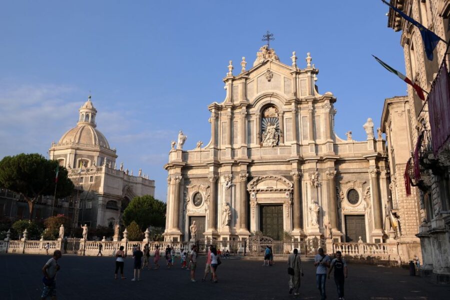 Catania: Private Walking Tour With Arancini Tasting