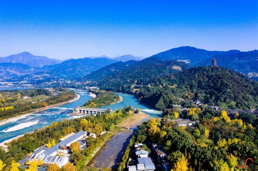 Chengdu: Dujiangyan Irrigation System Private Day Tour