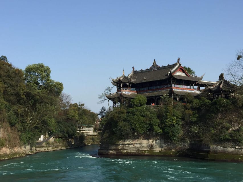 Chengdu Panda Base and Dujiangyan One-Day Private Tour