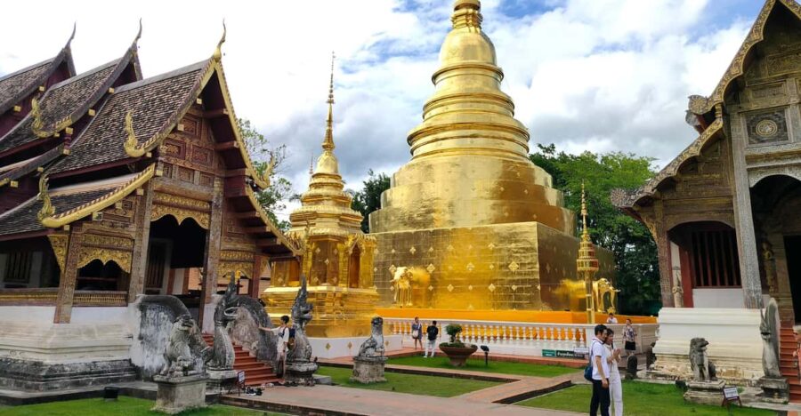 Chiang Mai: Chiang Mai Old City Twilight Walking Tour