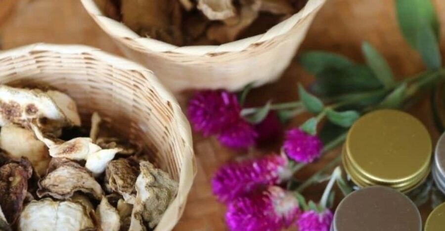 Chiang Mai: Making Herbal Ball And Inhaler