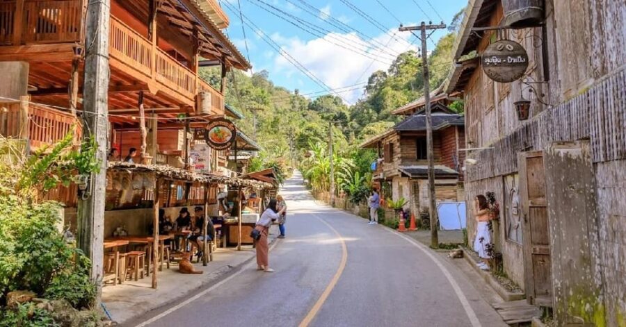 Chiang Mai: Minivan Rental With Driver to Doi Mae Kam Pong - Booking Details