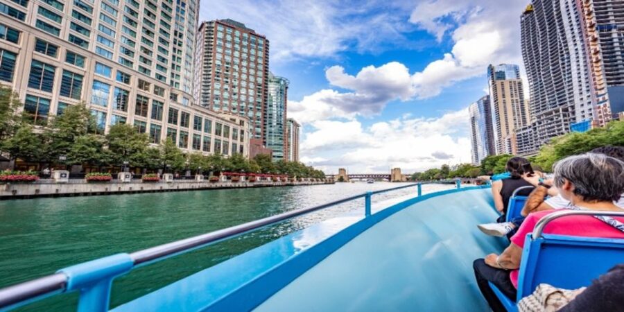Chicago: Small Group Walking Tour With Skydeck and Boat
