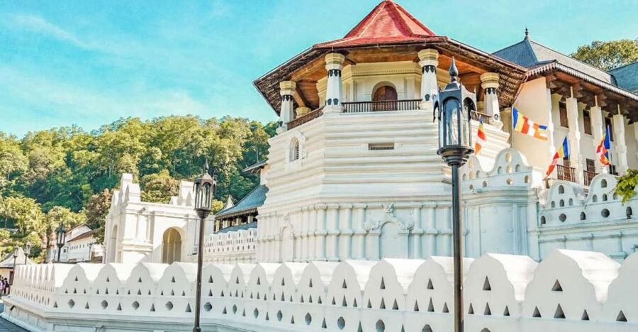 Colombo to Kandy Temple of Tooth Day Trip (Kandy City Tour)