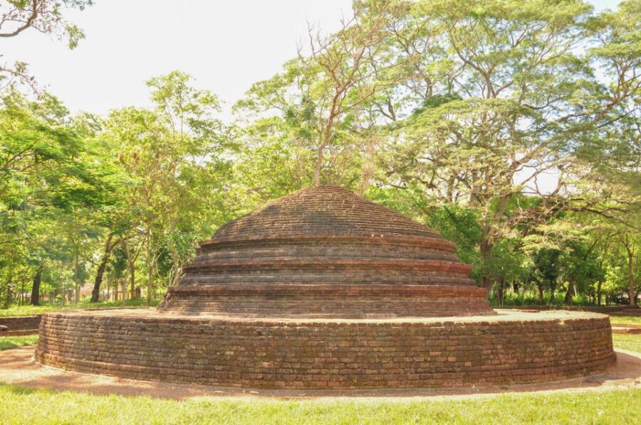 Colombo: Yapahuwa, Dambadeniya, & Panduwasnuwara Tour