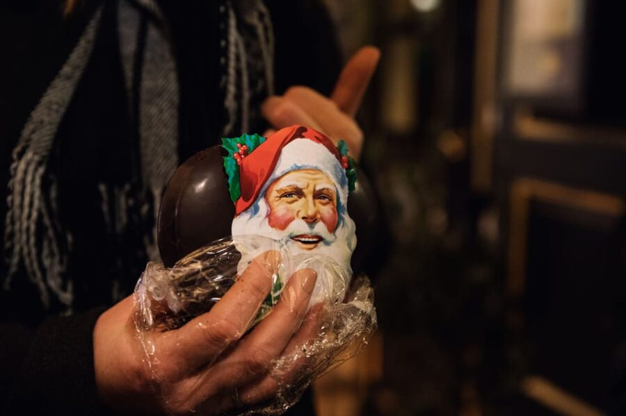 Copenhagen: Christmas Walking Tour With Treats and Drinks