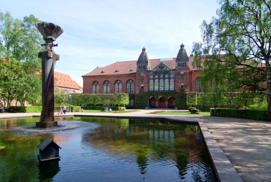 Copenhagen: Danish Folk Legends Self-Guided Walking Tour