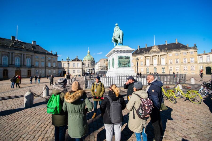 Copenhagen Must-Haves in Spanish and English
