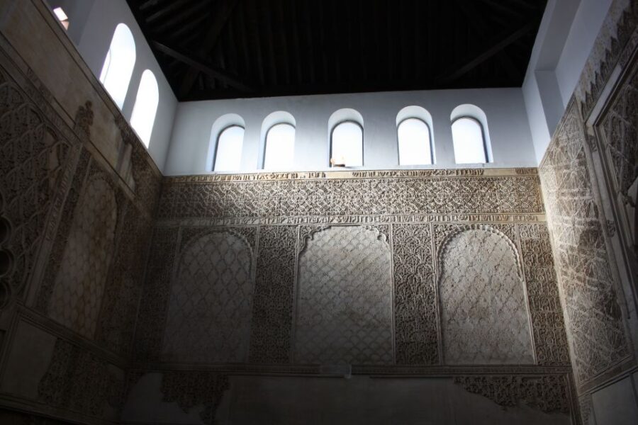Córdoba: Alcázar and Jewish Quarter 2-Hour Guided Tour - Tour Overview
