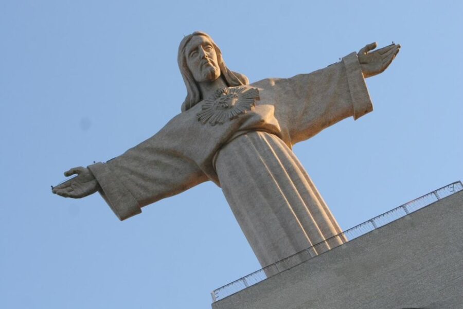 Cristo Rei, Setúbal, Arrábida, Azeitão and Palmela – Full Day