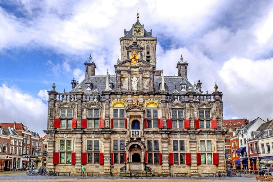 Delft: Historical Walking Audio Tour on Your Phone (ENG)