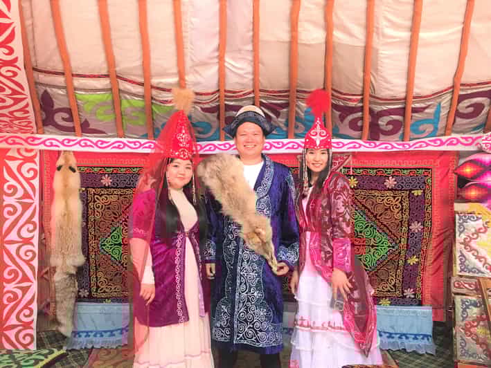Dine With Kazakh Nomads: Terelj & Chinggis Khaan Adventure