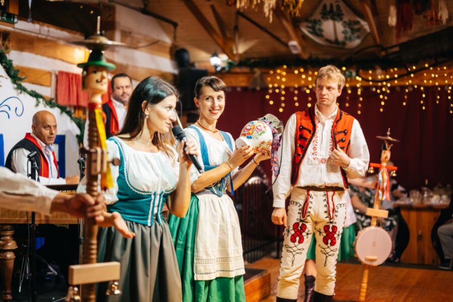 Dinner With Folk Show and Open Bar - Event Overview