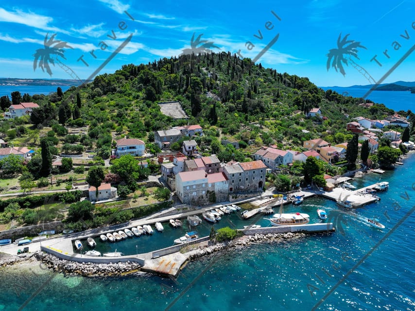 Discover a Real Vibe of Croatia on a Speedboat With Prosecco