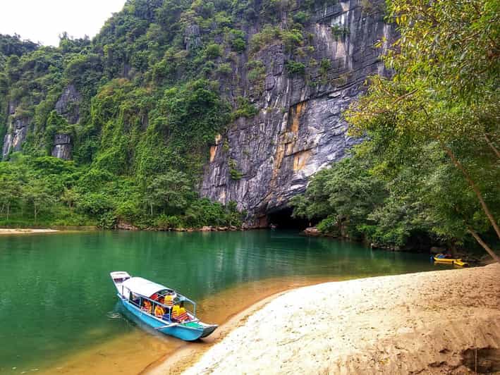 Discover of Wonderful Caves Phong Nha and Paradise