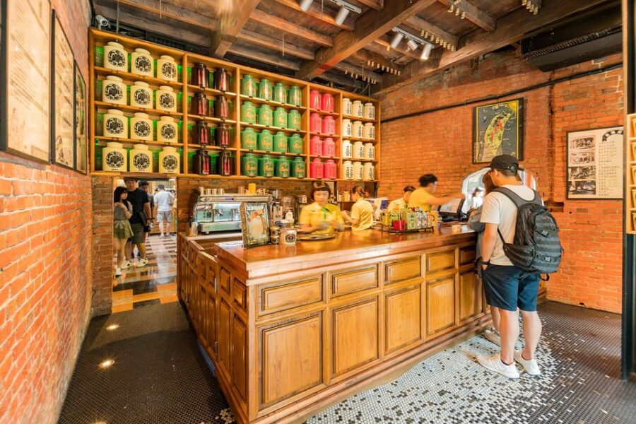 Discover Taichung: Private Day Tour From Taipei 🌅