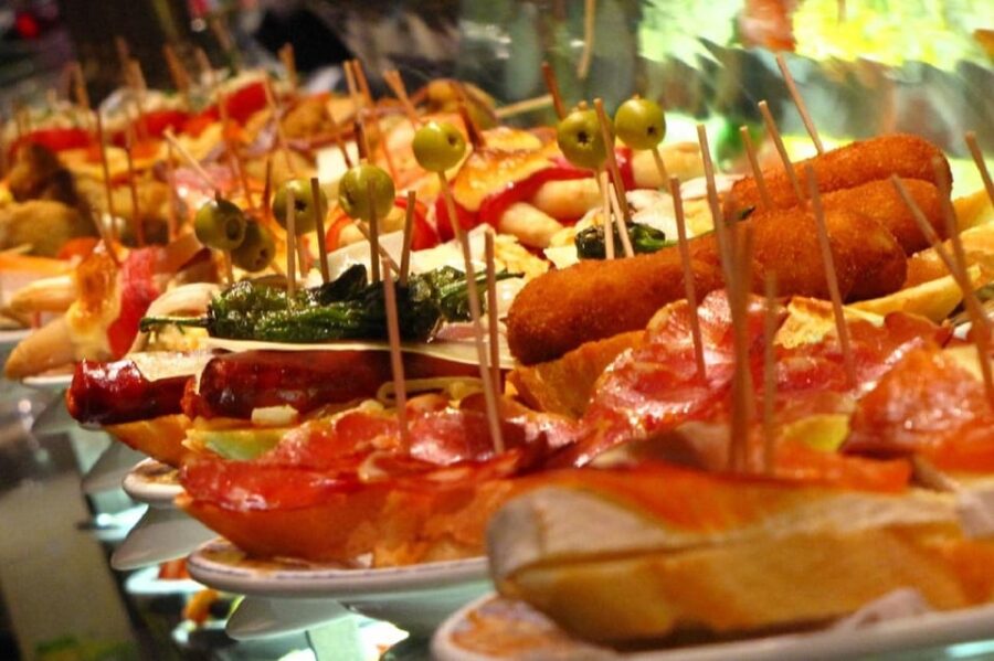 Discovering Barcelona: 2-Hour E-Bike Tour With Tapas