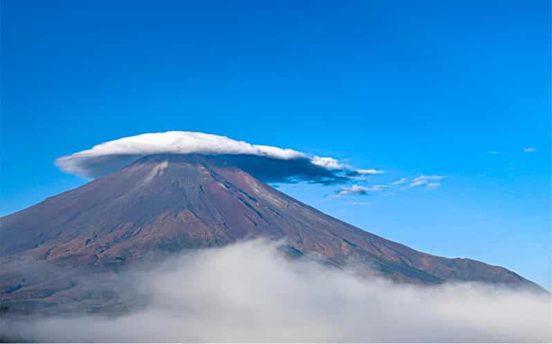 Discovery More Private Trip to Mt. Fuji With English Driver