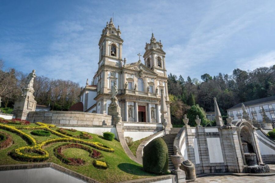 Do Porto: Full Day Minho Tour Guimarães/Braga All Included
