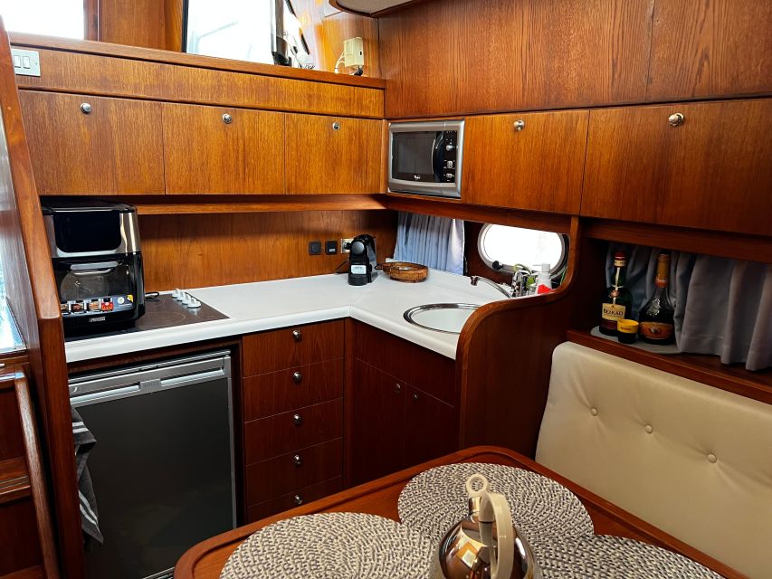 Douro: Private Yacht Cruise Tour in Porto - Tour Overview