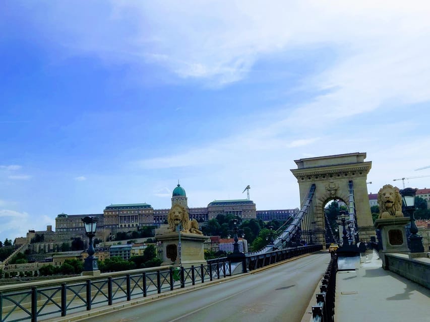 Downtown of Budapest: the Two Sides of the Danube in 3 Hours