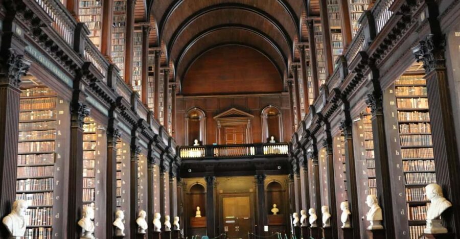 Dublin: Audio Guide Tour With 26 Attraction Visits
