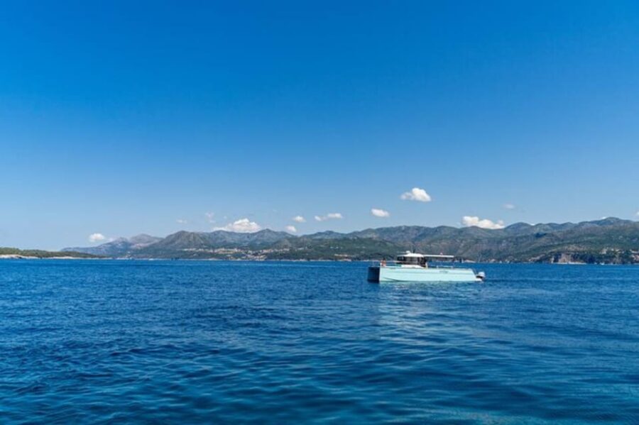 Dubrovnik: Blue Cave Catamaran Tour With Drinks and Snorkel