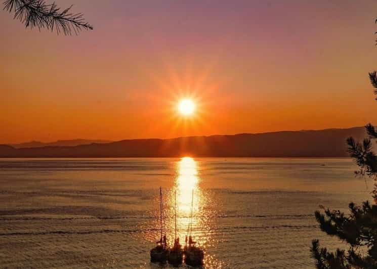 Dubrovnik:Romantic Sunset on a Sailing Yacht